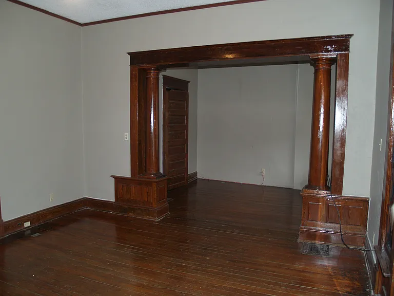 483 N Highland Ave NE #A — Photo 2