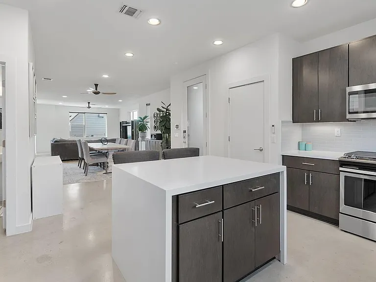 4020 Airport Blvd #7 — Photo 23
