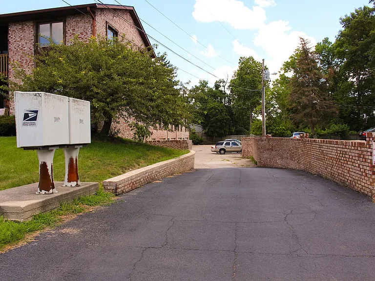 District on Linden — Photo 12