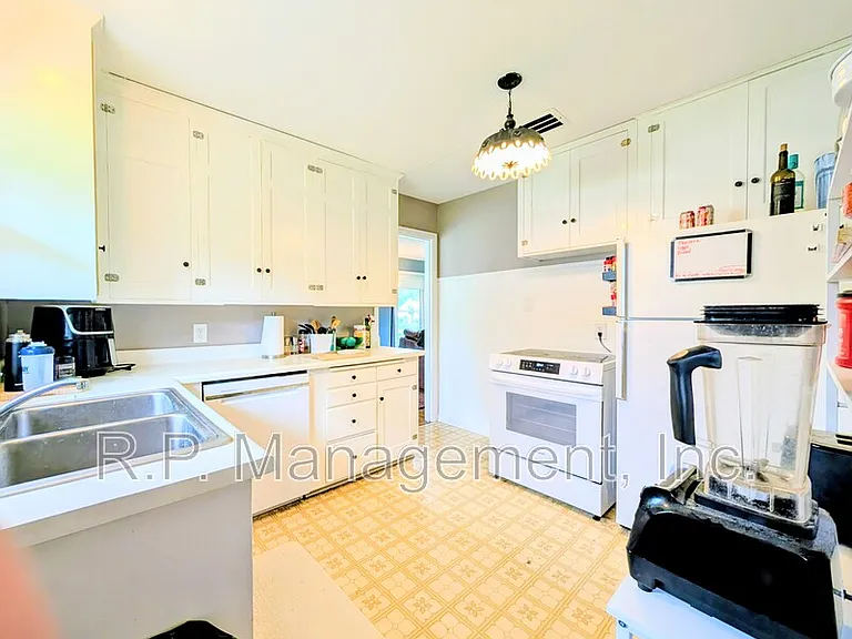 3100 Orchard Ave N — Photo 11