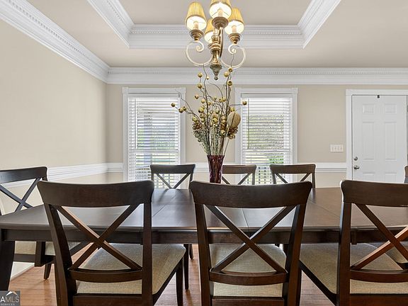 5th image of 180 Riverbend Dr