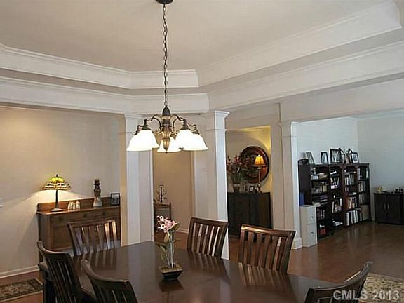 4th image of 7141 Shenandoah Dr