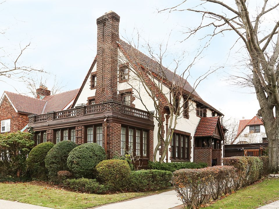 1st image of 133 Ascan Ave