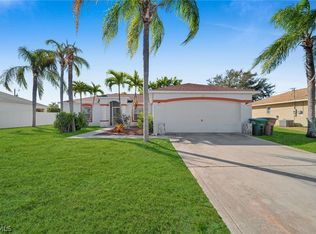 152 SE 19th Ln, Cape Coral, FL 33990
