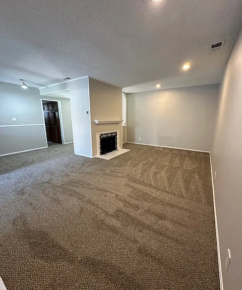 2408 Nipomo Ave — Photo 1