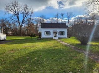 30 Van Dyck St, Coxsackie, NY 12051