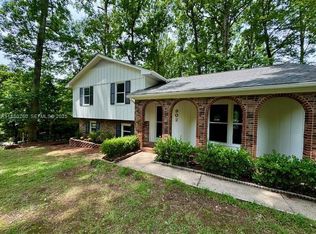 902 Vickie Dr, Cary, NC 27511
