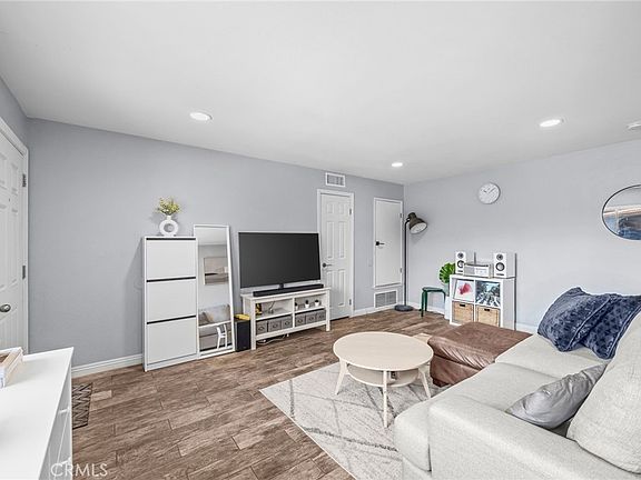 3rd image of 1554 Border Ave Unit B