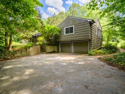 27 Tuttle Court, Bethany, CT, 06524