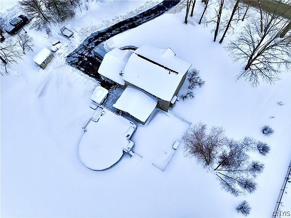 2nd image of 76 Hinman Rd