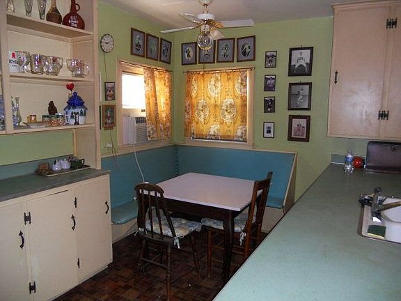 3rd image of 208 E Green St