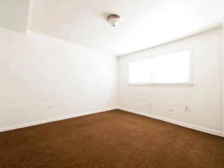 7901 S Paxton Ave — Photo 5