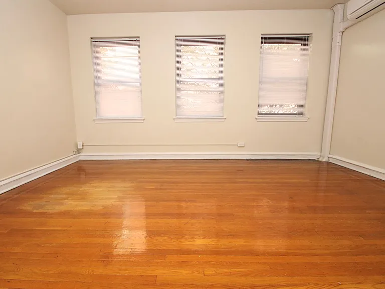318 S 15th St #2F — Photo 6