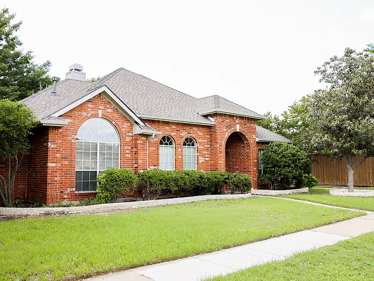 8509 Chalton Dr — Photo 2