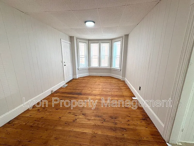 2 bed, 1.0 bath, $1,495 — Photo 4