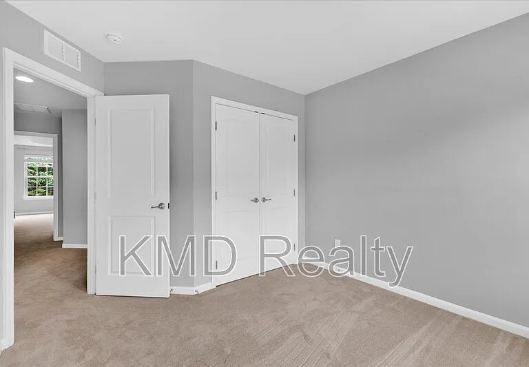 1935 Fleetwood Dr — Photo 13