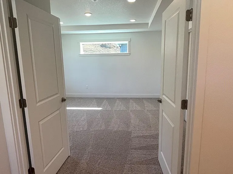 2552 Brackenfern Rd — Photo 25