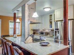 6-8 Wooleys Ln #B5, Great Neck, NY 11023