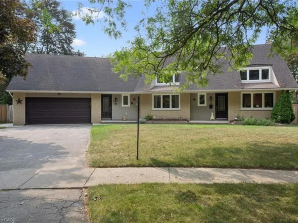 8 Berkley Pl, Guelph, ON N1E 1E6