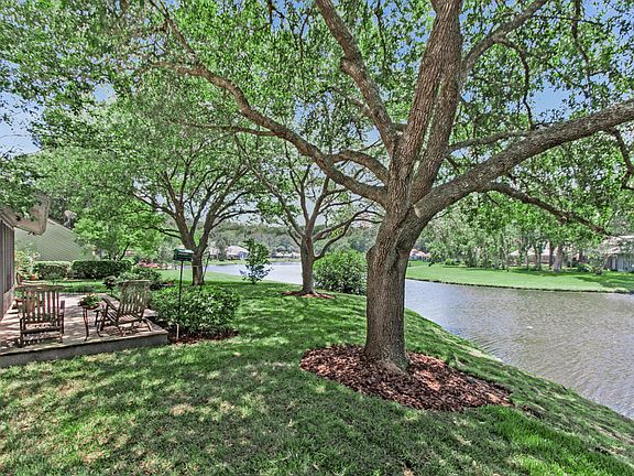 3rd image of 133 Nandina Cir