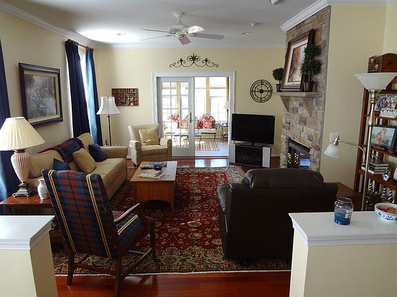 4th image of 17459 Four Seasons Dr