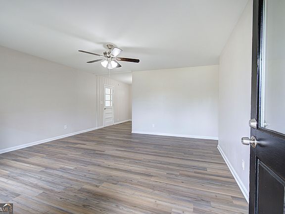 2nd image of 762 Morgan Rd
