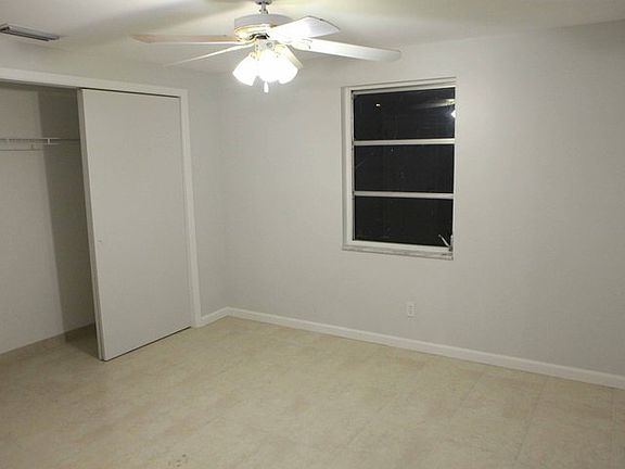 Owner Bedroom (grey)