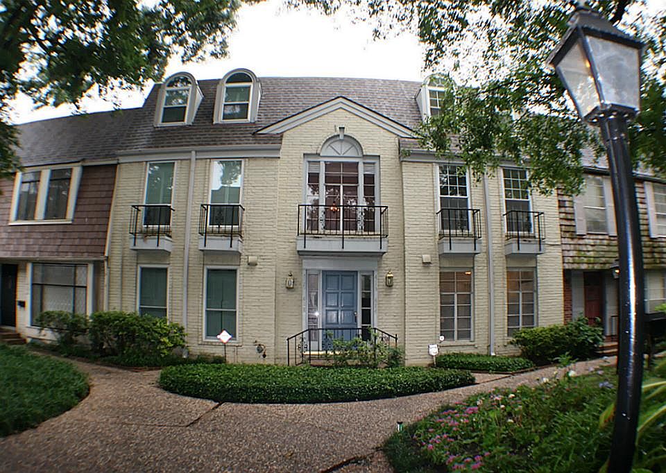 1st image of 414 N Post Oak Ln #414