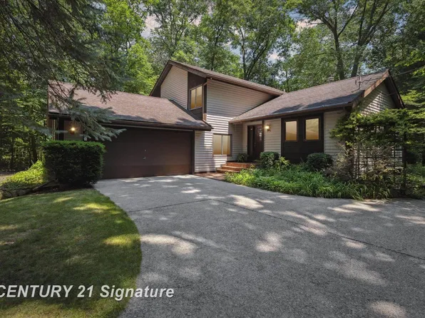 6212 Sturgeon Creek Pkwy, Midland, MI 48640