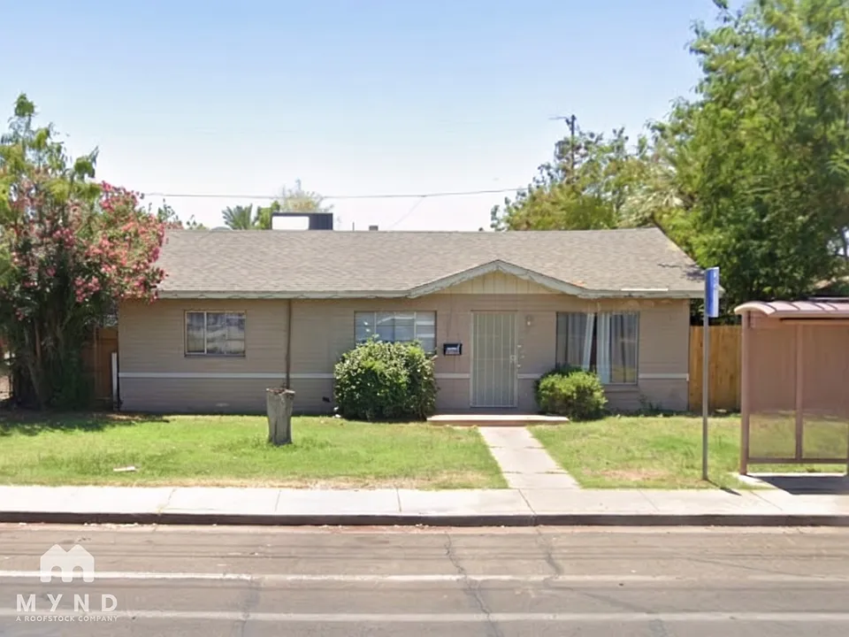 3005 E Roosevelt St
