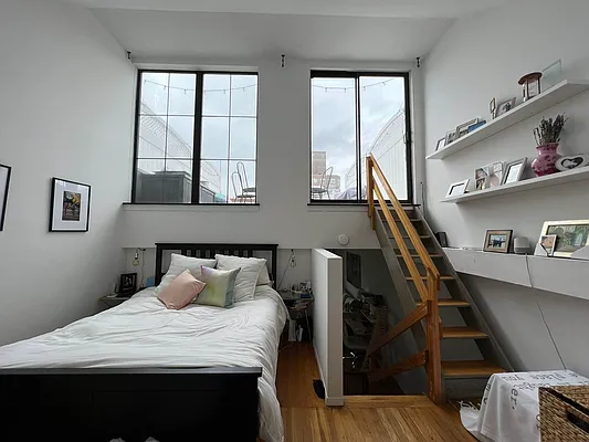 Rented by AZ REALTY NYC LLC | media 21