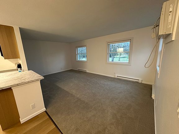 5th image of 1939 S 124th St