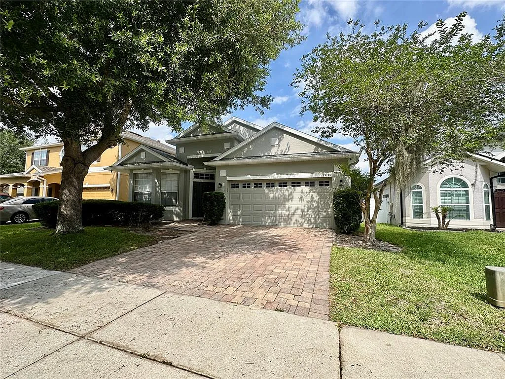 4 bed, 2.0 bath, 1880 sqft, $2,800 — Photo 1