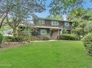 292 Marlin St, Dix Hills, NY 11746
