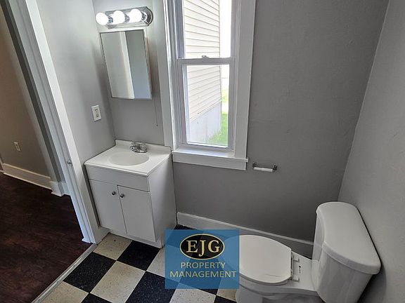 3rd image of 205 Pine St #213