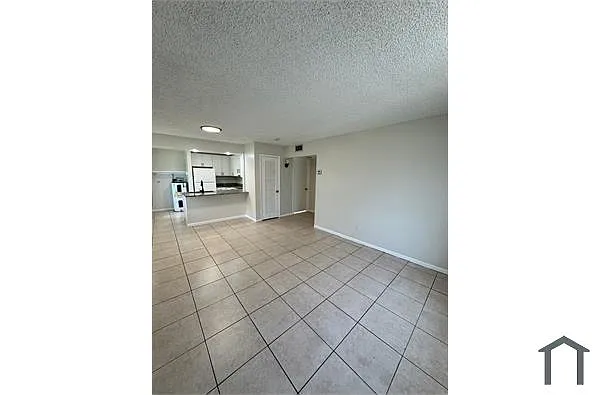 Building Photo - 182 W 28th St #A