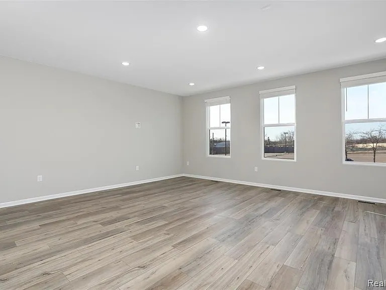 43173 Atwood Ave — Photo 17