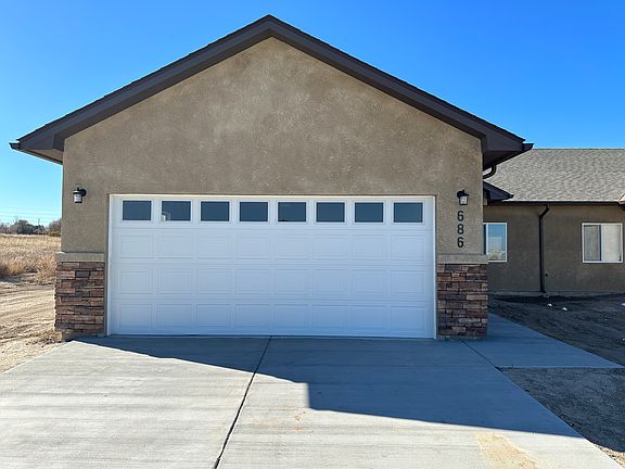 2nd image of 684 E Hahns Peak Ave #686