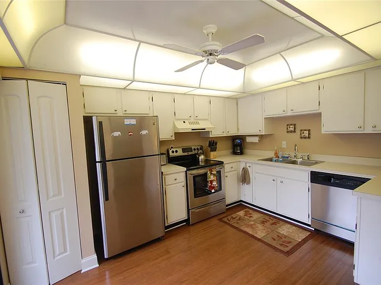 1637 Brookhouse Ct #BR243 — Photo 3