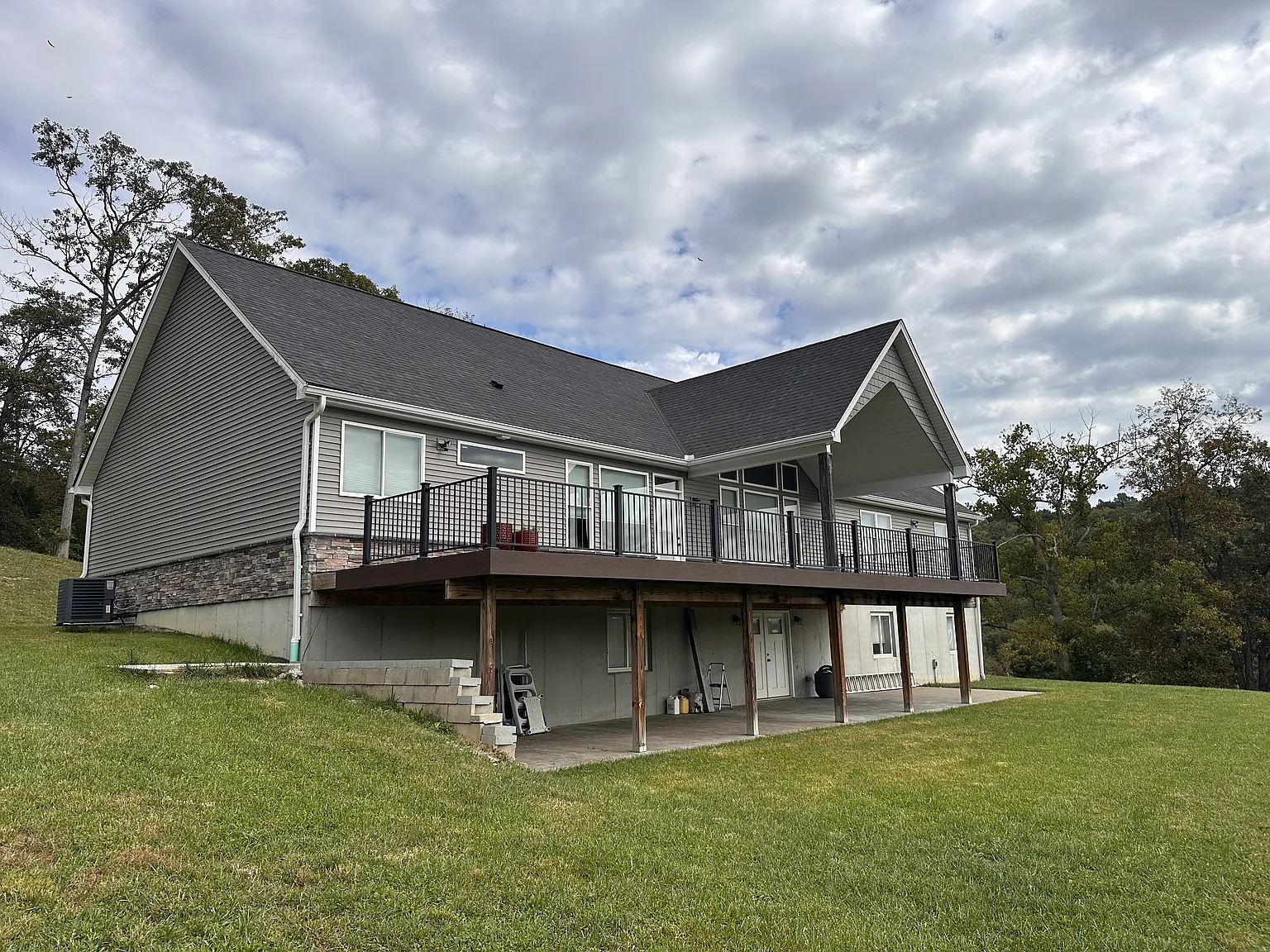 4 bed, 3.5 bath, 4862 sqft, $3,500 — Photo 3