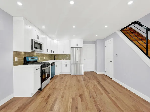 18511 Nashville Blvd, Springfield Gardens, NY 11413