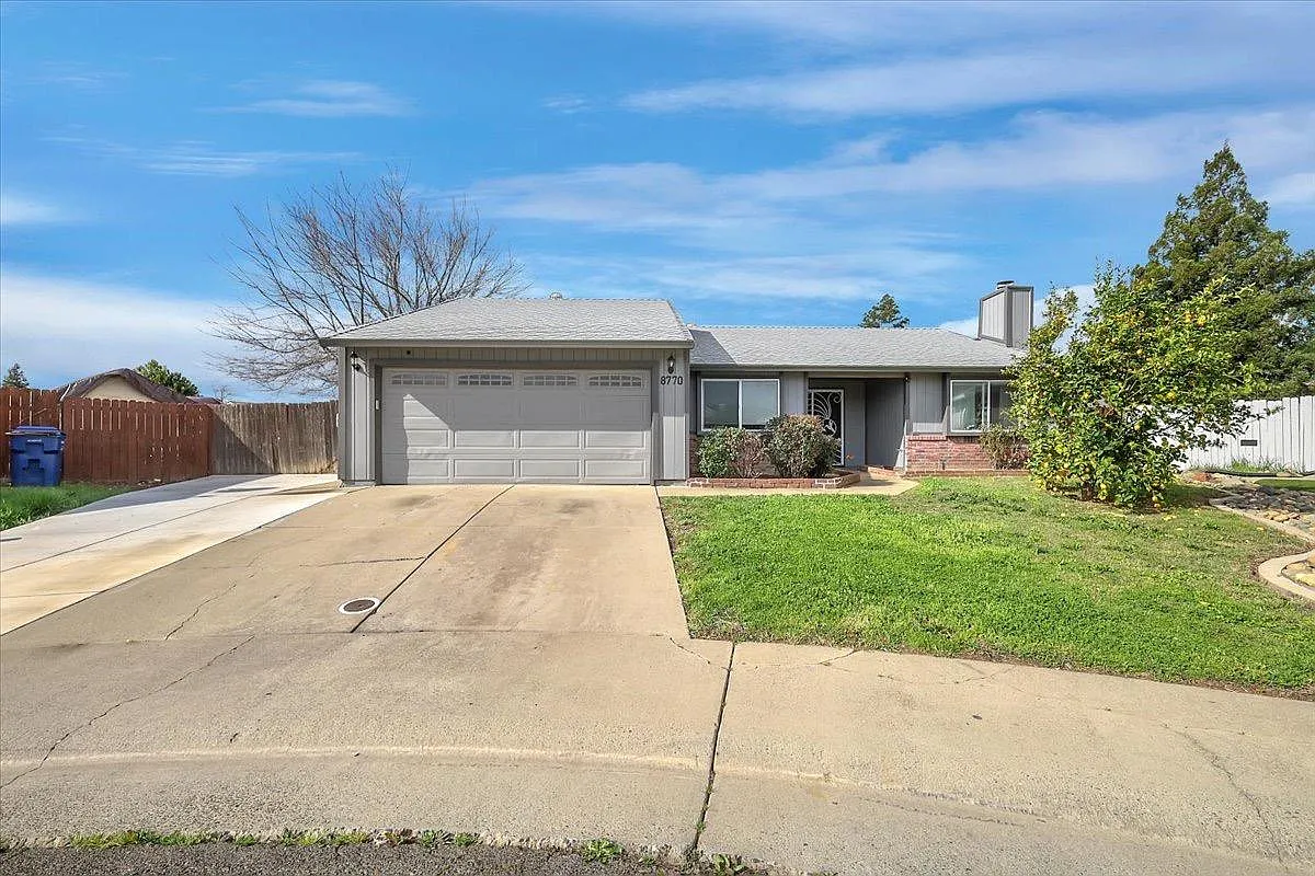 8770 Yellow Rose Ct photo 1