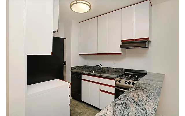 Sold by Douglas Elliman | media 22