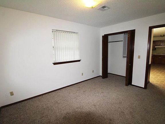 3rd image of 4736 Princess Ln