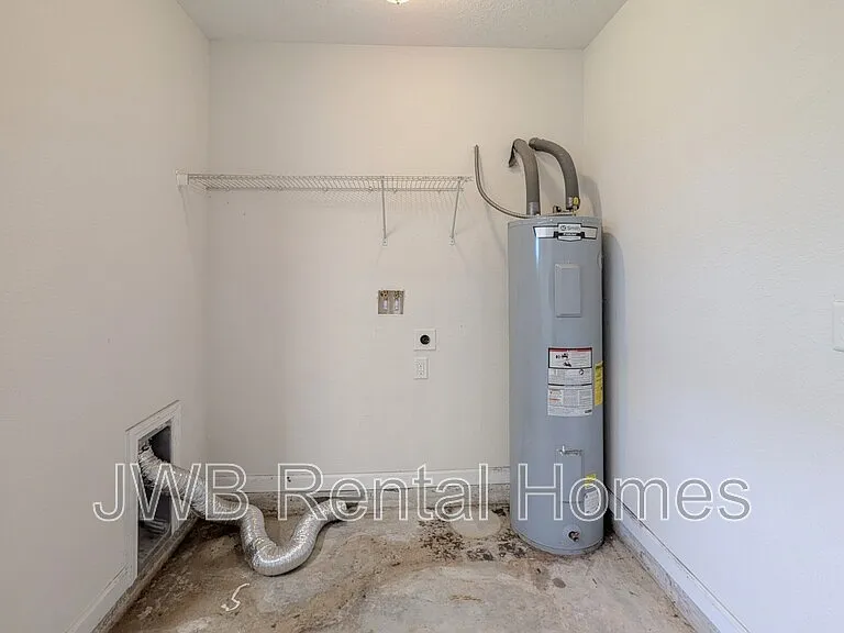 8498 McGirts Village Ln — Photo 11