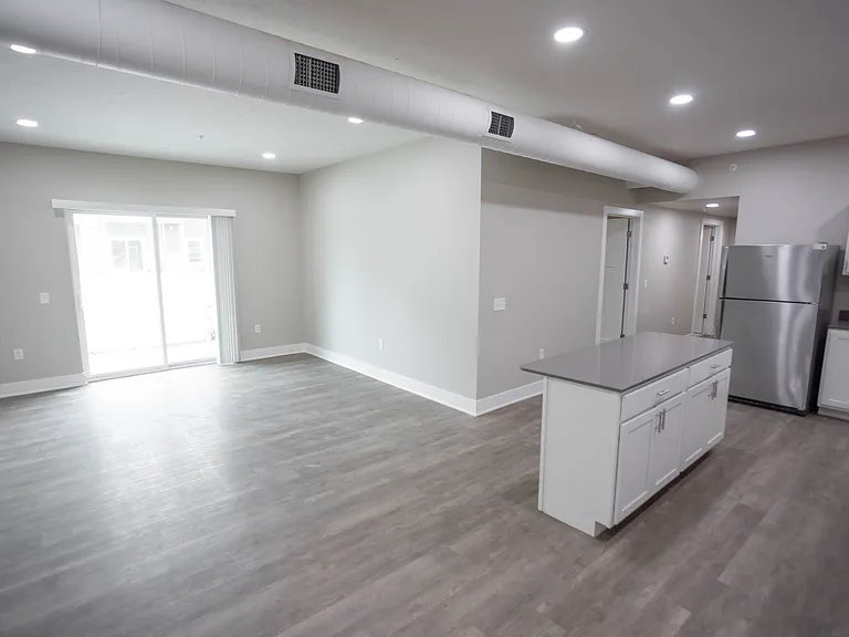 Riverbend Apartments — Photo 16