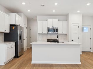 6687 Bluestem Way, Excelsior, MN 55331