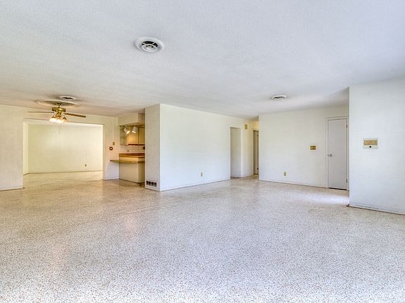 5th image of 1215 John Anderson Dr