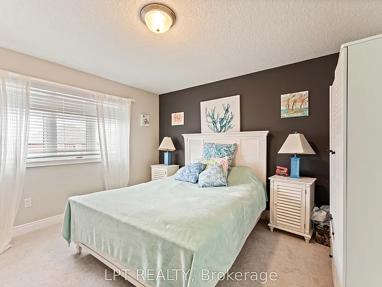 82 Nathan Cres — Photo 23
