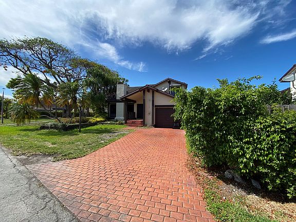 2nd image of 9504 SW 148th Avenue Cir E